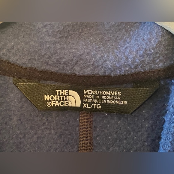 TNF zip up light weight jacket - Picture 3 of 7